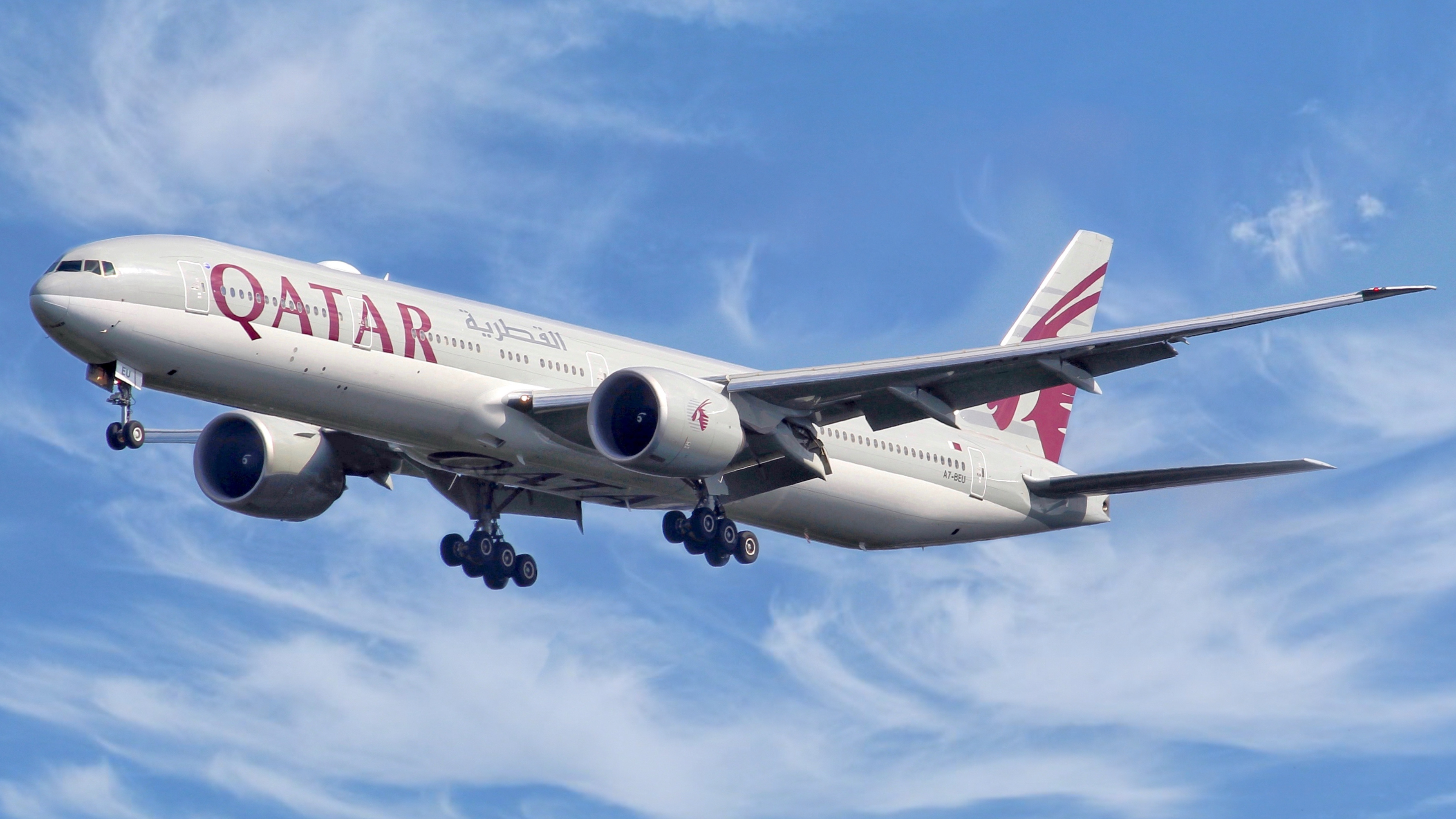 Full size: Qatar Airways Boeing 777-300ER A7-BEU at Washington Dulles International Airport